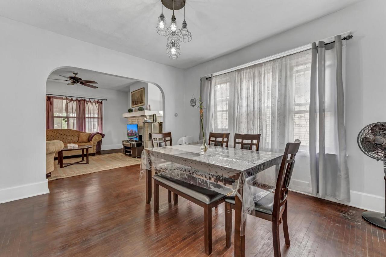 Renovated Main Floor Large 3 Bed House Villa Buffalo Ngoại thất bức ảnh